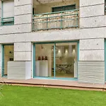 Standing A En Centre Apartment