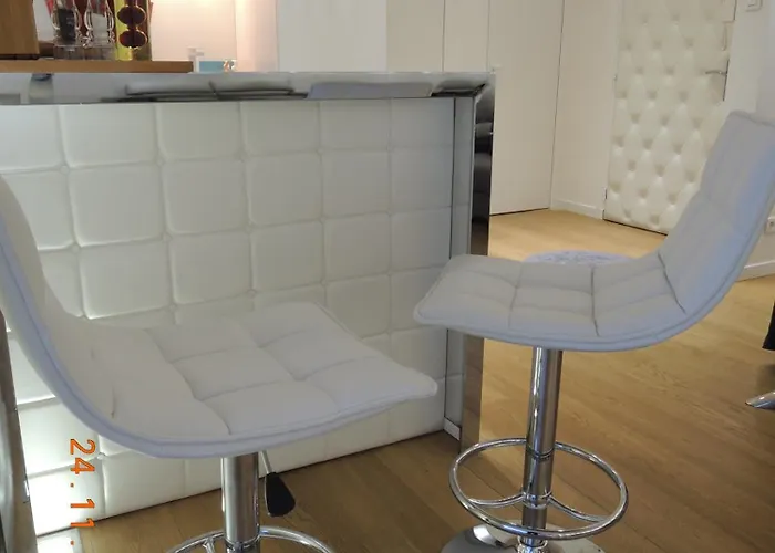 Standing A En Centre Тулуза