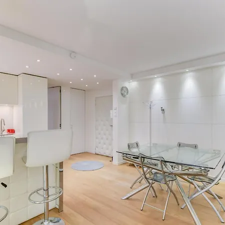 Standing A En Centre アパート *